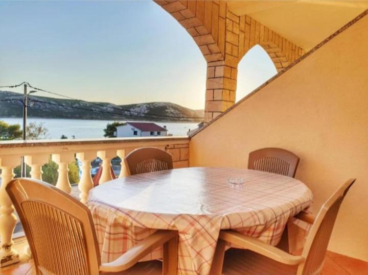 Apartmanibeta Stara Novalja Exterior foto